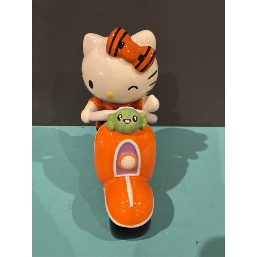 Hello Kitty Blue Sky Halloween Scooter 6 inch Ceramic Figure 2025 NEW Release - Picture 2 of 4